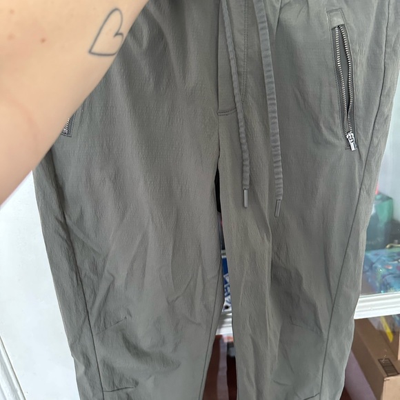 Athleta Green Hiking Pants 🥾 Size 8 🥾 Trekkie North Jogger 🧳 Travel Pants 👖 - Picture 9 of 11